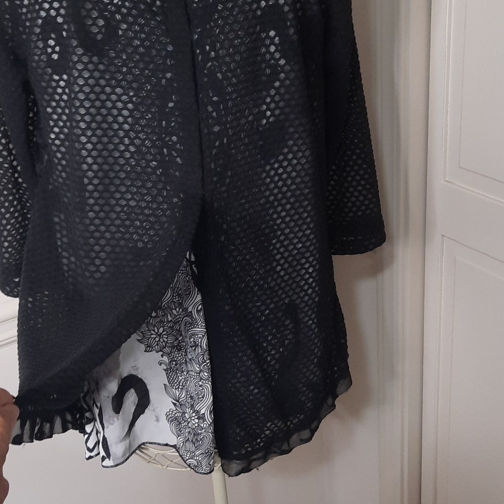 Funsport Black and Gray Lace Top - Picture 4 of 9